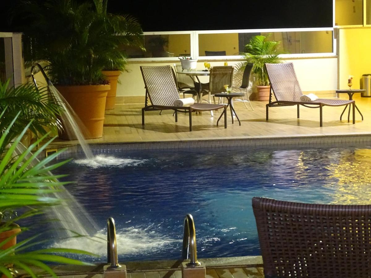 Hotel Tryp By Wyndham Manaus Esterno foto