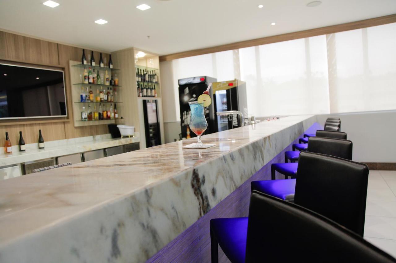 Hotel Tryp By Wyndham Manaus Esterno foto